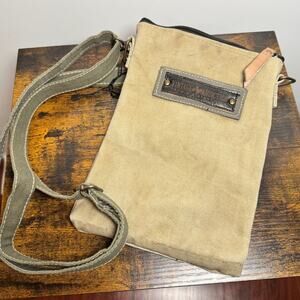 NWT Vintage Addiction We Are All Different Crossbody